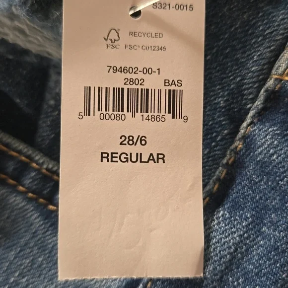 Gap Girlfriend Mid Rise Jeans NWT - Picture 8 of 8